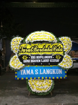 Papan Bunga Duka di Depapre